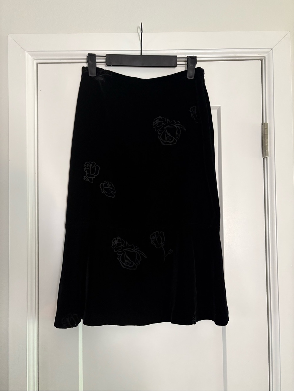Vintage Hennes Collection Black Velvet Skirt Rose Design 90s Y2K‎ Whimsigoth
